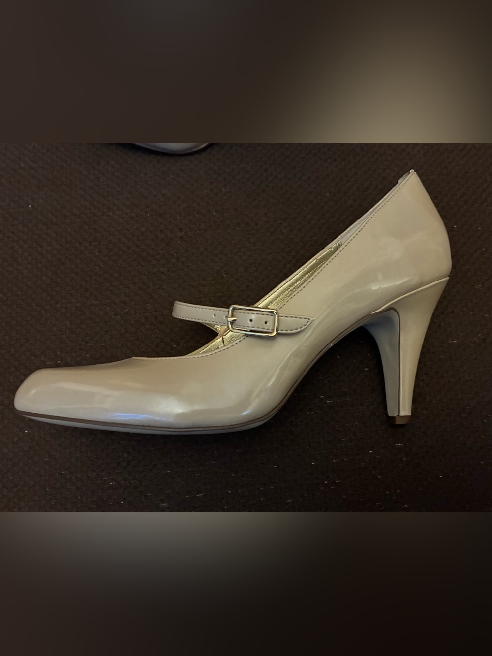 Kelly & Katie Beige Mary Jane Pumps size 8.5 M